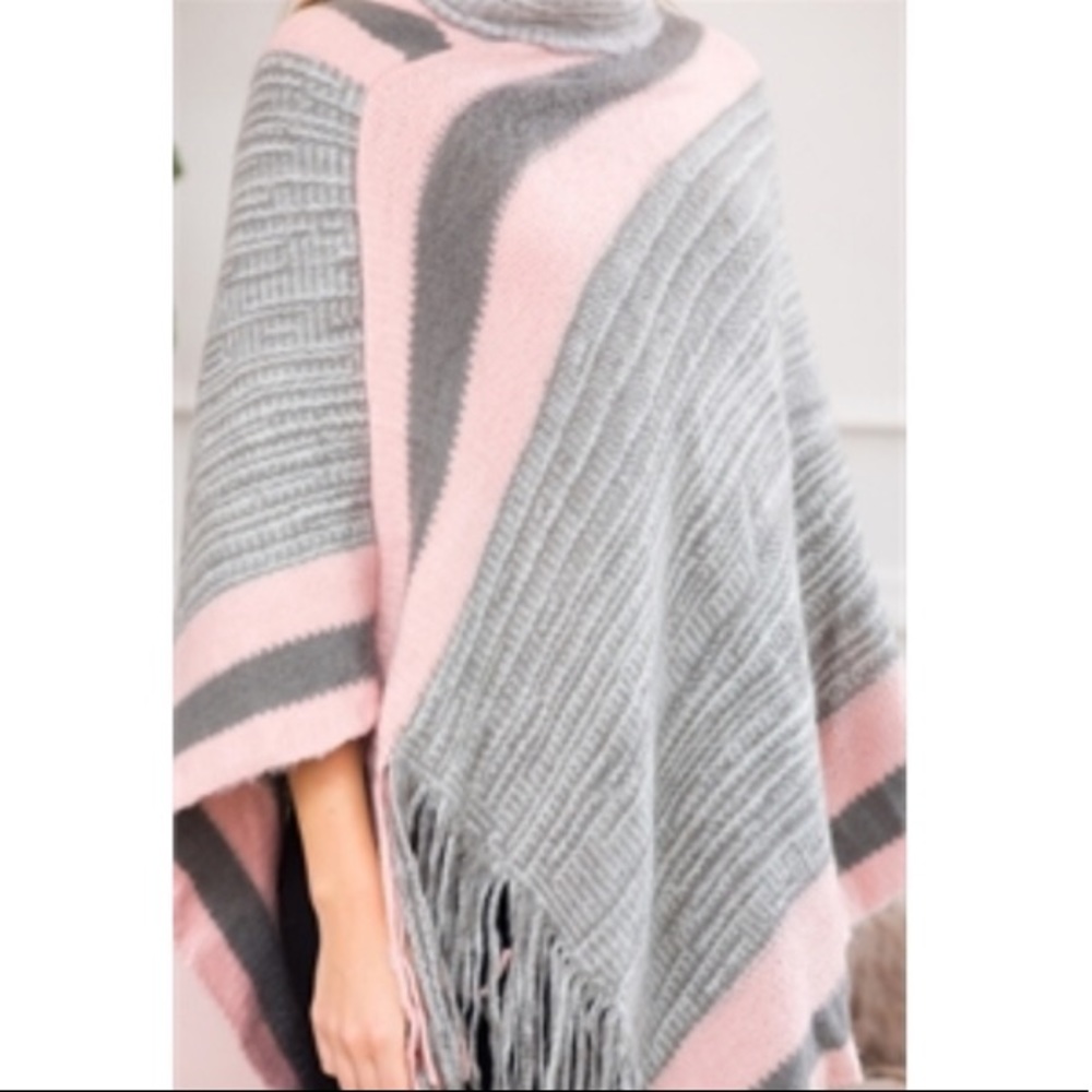 💜✨Soft Turtle Neck Poncho✨💜 - Picture 4 of 5